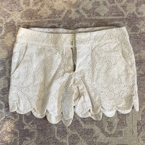 Lilly Pulitzer white Buttercup eyelet scalloped hem shorts 00